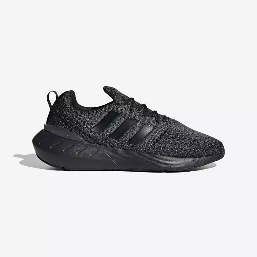 Adidas - Men's Swift Run 22 Core Black/ Core Black/ Grey Five