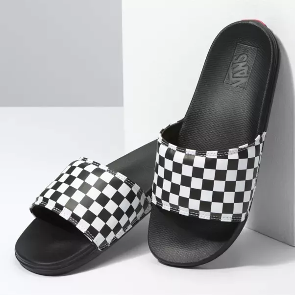 VANS Unisex Checkerboard La Costa Slide-On (True White/Black)