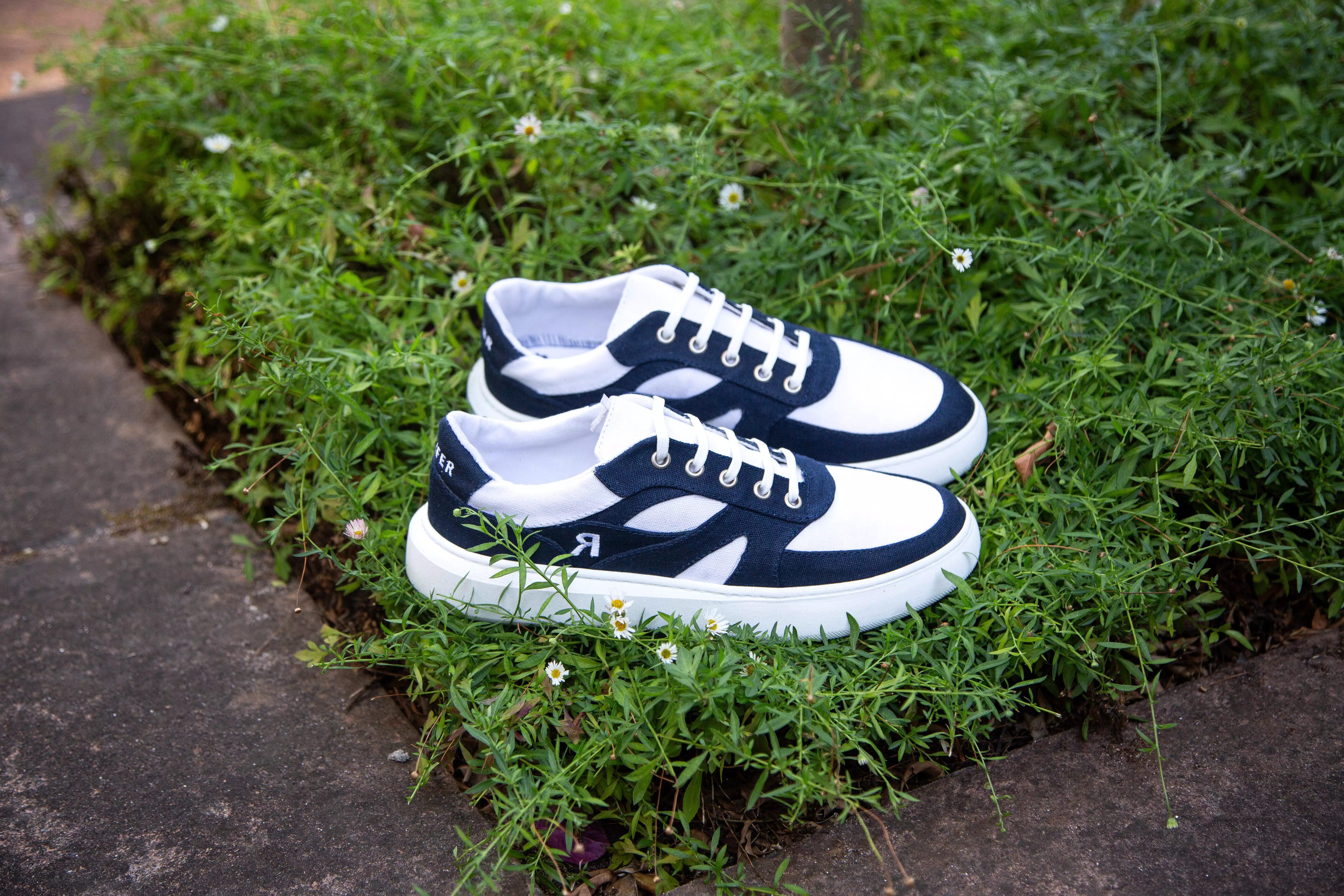 X2-MEN-NAVY-SNEAKER